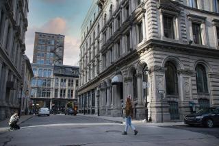 Square Victoria a Montreal : le coeur financier et art nouveau