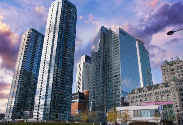 Le Quartier des Spectacles, le coeur vibrant de la culture montrealaise Le Quartier des Spectacles, le coeur vibrant de la culture montrealaise